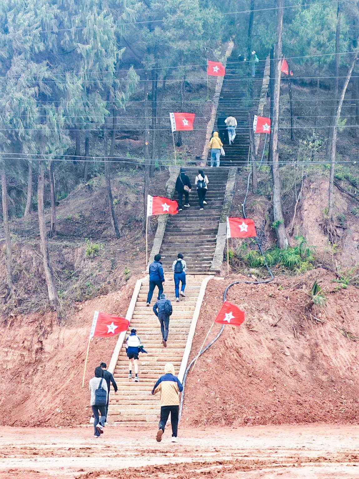 传承革命精神